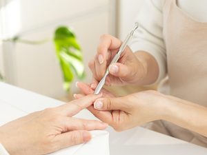 藤沢ネイルケアサロン｜丸爪・小さい爪・深爪・二枚爪・割れ爪・欠け爪なら自爪育成サロンAKuA